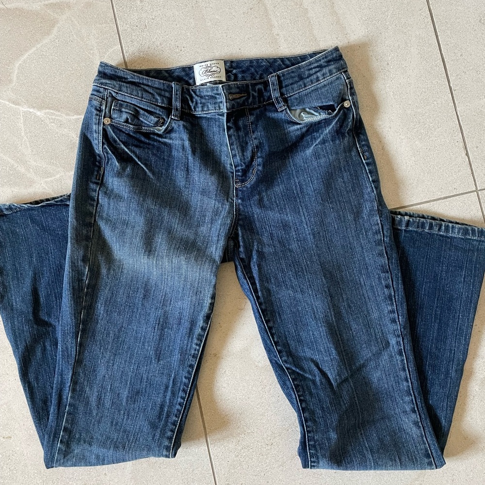 White House Black Market BLANC bootcut jeans size 6s